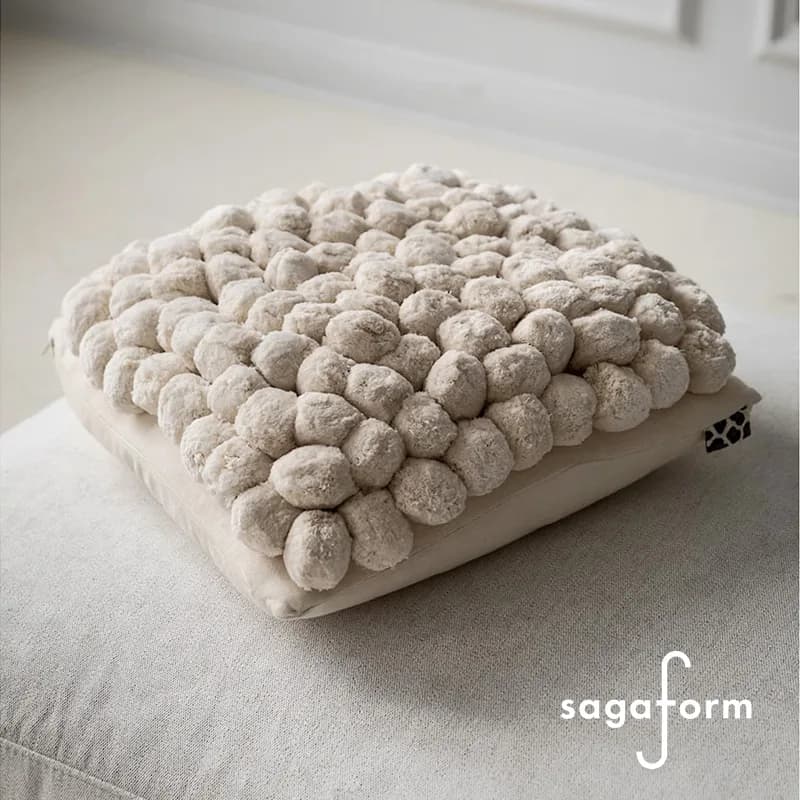 Pom Pom Prydnadskudde från Sagaform